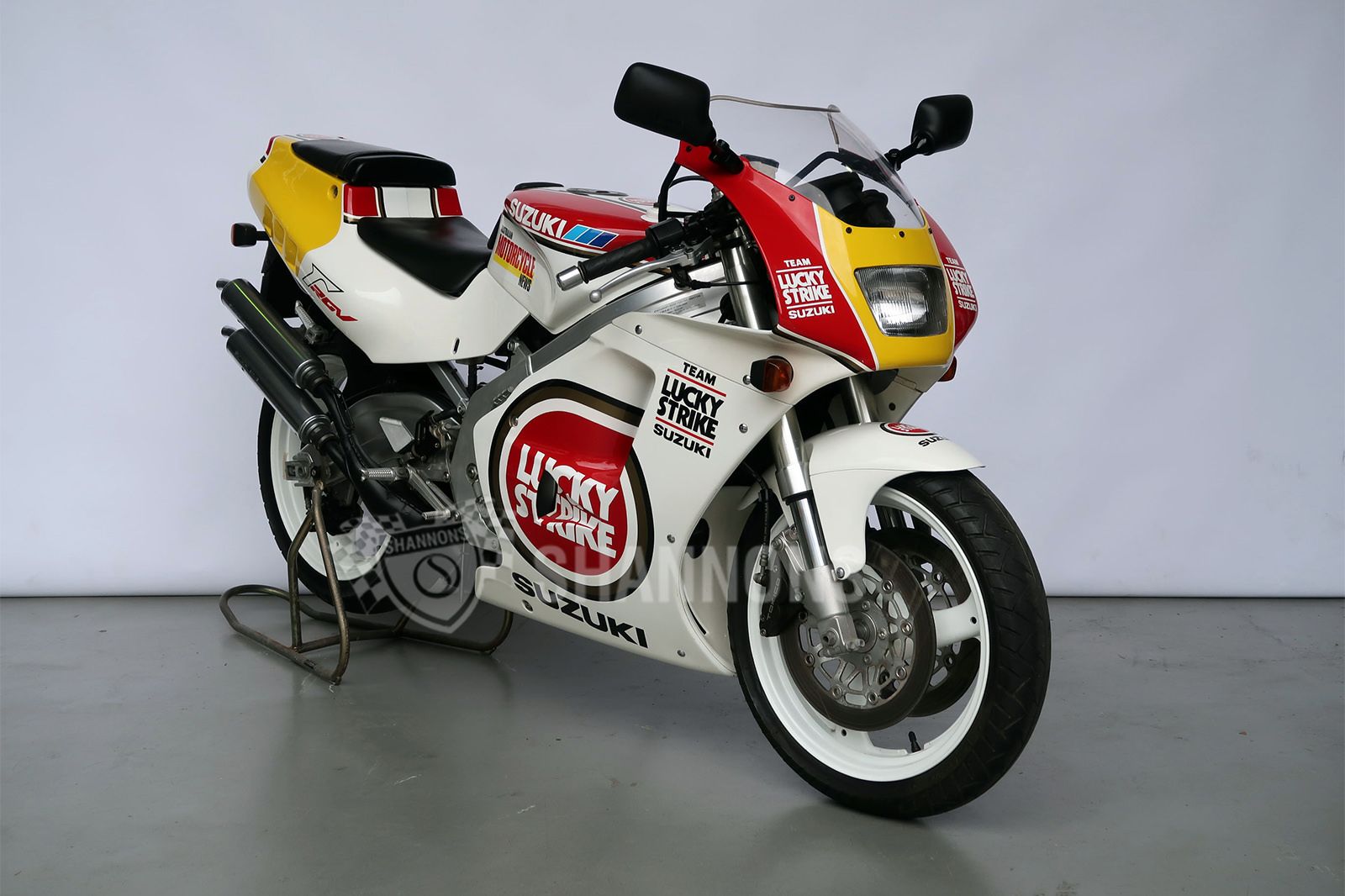 Suzuki RGV250